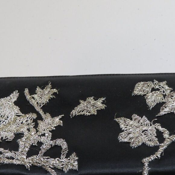 Floral Motif Nakshi Fluted Real Silver Purse - Beliram  NATORI Purse Clutch Embroidered silver